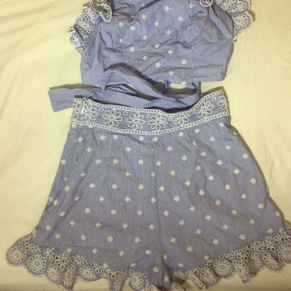 A set of H&M shorts and top